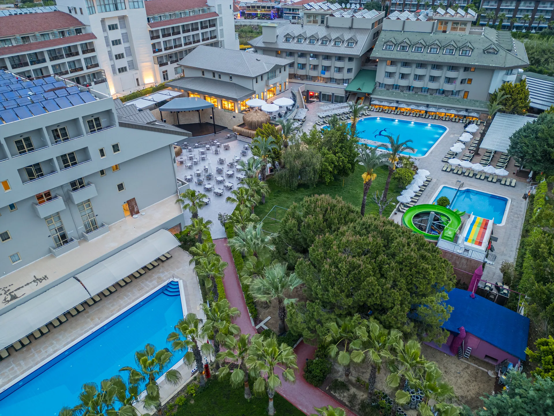 Side Breeze Hotel drone görünümü